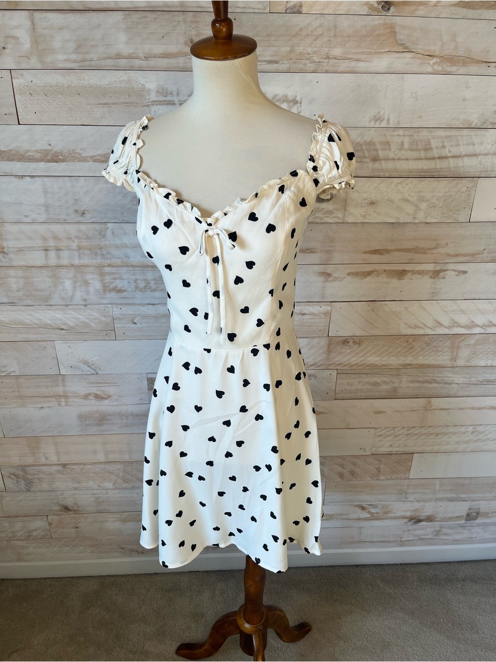 NWT Reformation size 6 Pacey dress in sweetheart pattern